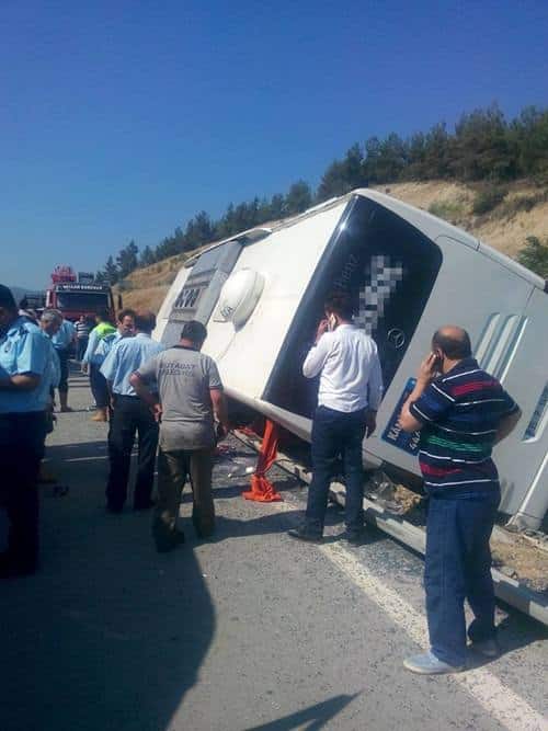 Yolcu Otobüsü Kaza Yaptı