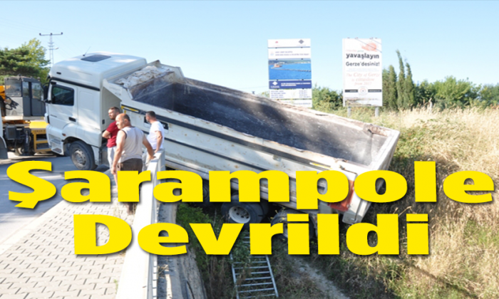 Kamyon Şarampole Uçtu