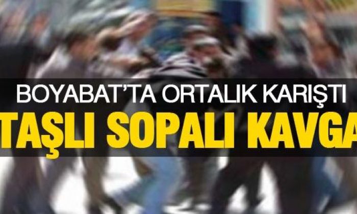 Boyabat Orta Çarşıda Taşlı Sopalı Kavga