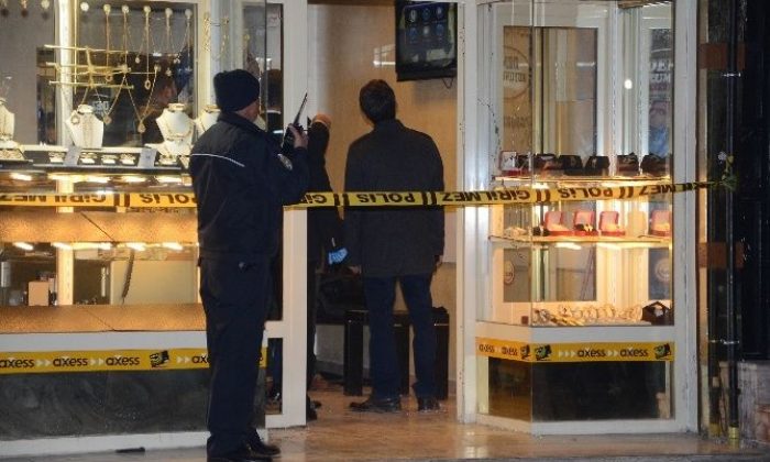 Kuyumcu Soygununda Çatışma Çıktı