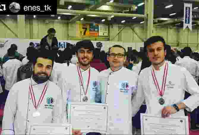 Anadolu Üniversitesi Aşçı Bölümü Öğrencileri Madalya Ödülü Elde Etti