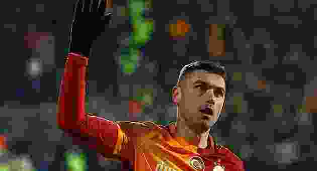 Burak Yılmaz Çin’e transfer oldu! Büyük Teklifi Geri Çevirmedi