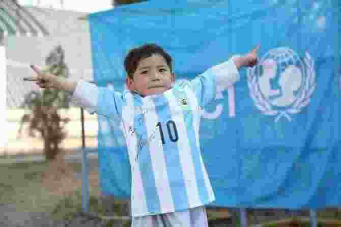 Poşetten Messi Forması Giyen Çocuğun Hayali Gerçek Oldu!