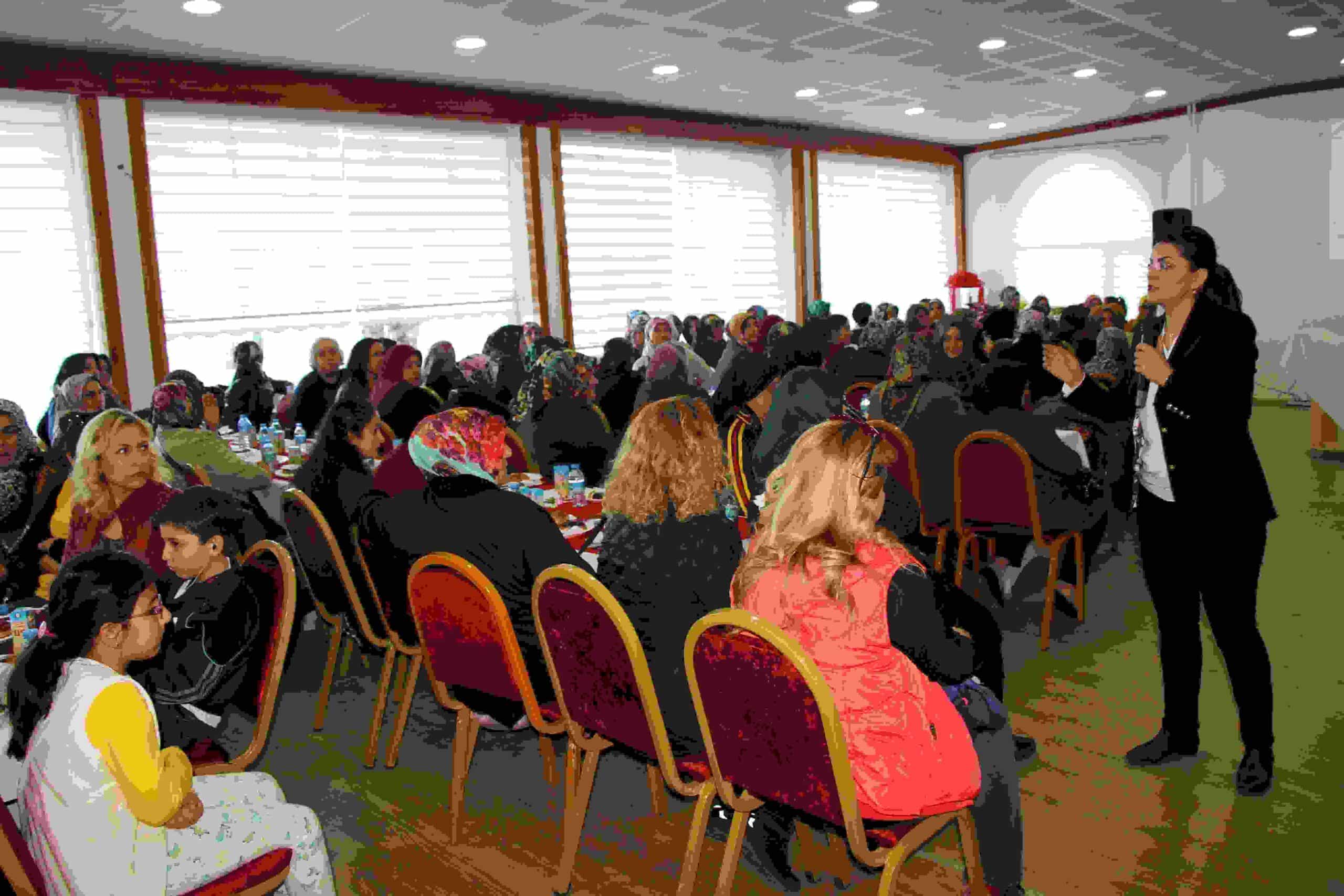 Ayancık'ta 8 Mart Dünya Kadınlar Günü Programı Düzenlendi