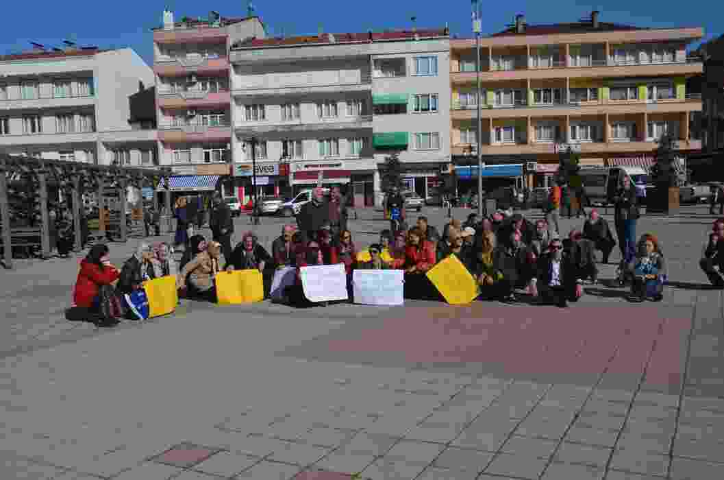 CHP İlçe Kadın Kolları Başkanı Fatma Yüksel Üstün 'Emekten yana sokaktayız'