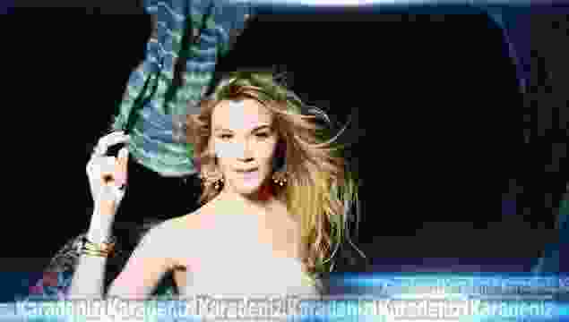 Joss Stone’den barış pozu