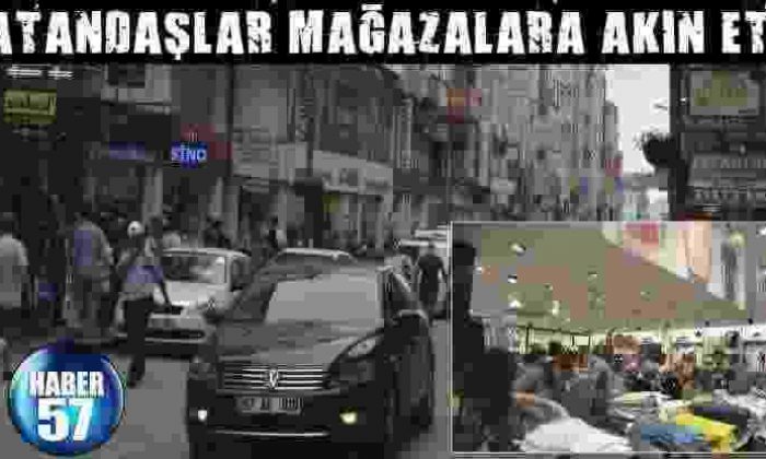 Vatandaşlar Mağazalara Akın Etti
