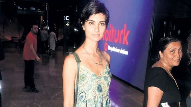 Tuba Büyüküstün Hastalığa Mı Yakalandı? 12 Kilo Kayıp Yaşadı!