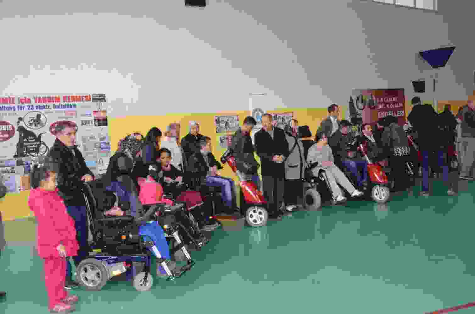 Ayancık'ta 23 Engelli Vatandaşa Akülü Araç Dağıtıldı