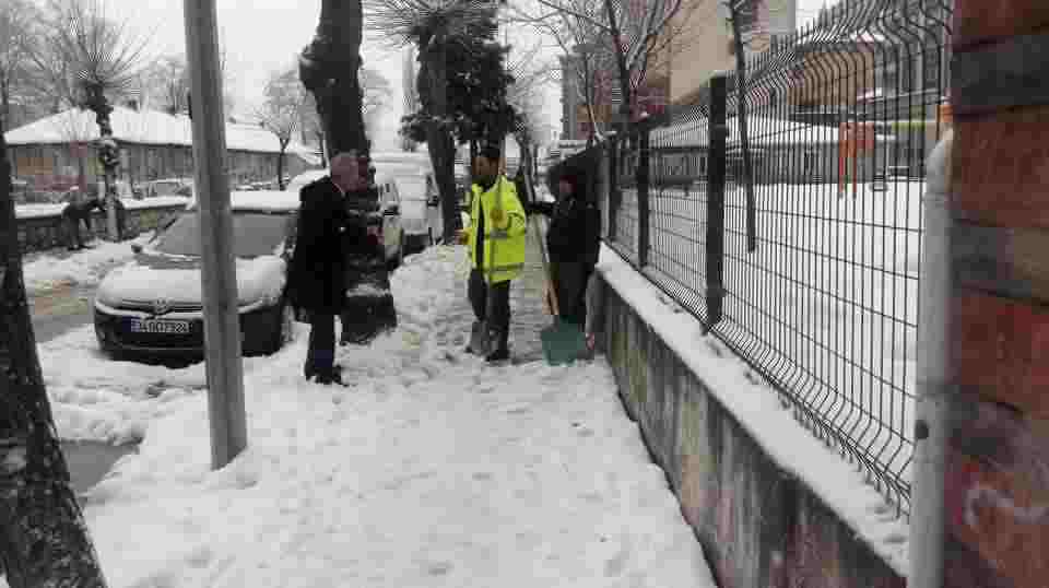 Ayancık'da Yollar Kardan Temizleniyor