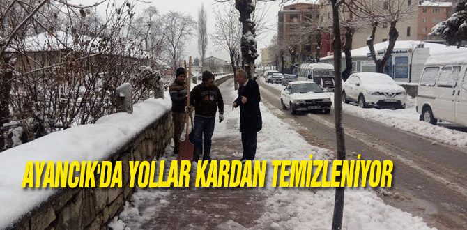 Ayancık’da Yollar Kardan Temizleniyor