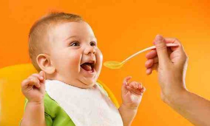 Uzmanlardan Bebek Beslenmesi Açıklaması