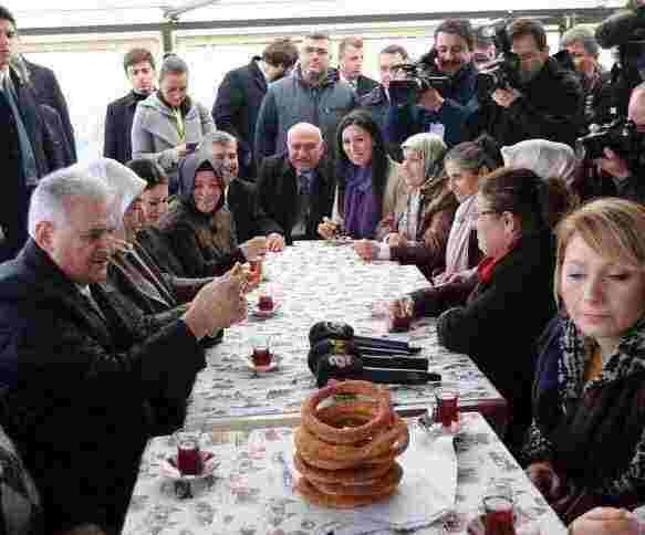 Sinop Başbakanı Bağrına Bastı