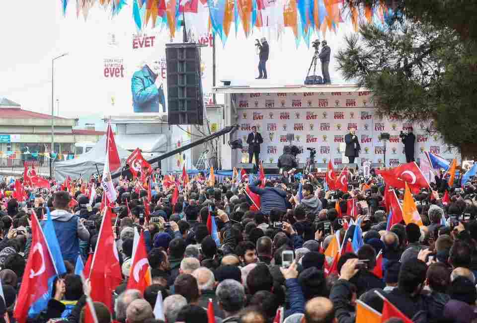 Sinop Başbakanı Bağrına Bastı