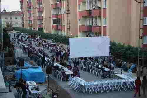 Ayancık'ta Mahalle İftarları Sürüyor