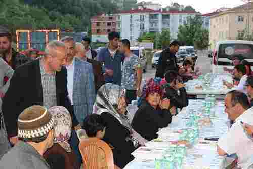 Ayancık'ta Mahalle İftarları Sürüyor