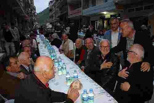 Ayancık'ta Mahalle İftarları Sürüyor