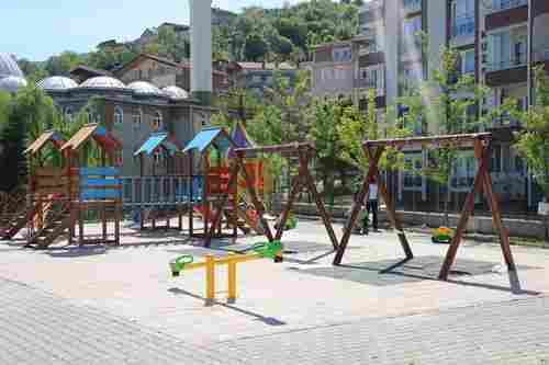 Çayiçi Mahallesine Dinleme Alanı Ve Çocuk Parkı