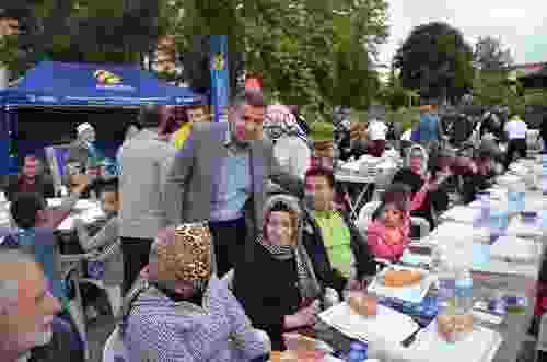 Boyabat Belediyesi’nin mahalle iftarları devam ediyor