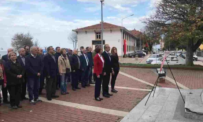 29 Ekimde Alternatif Çelenk Sunma