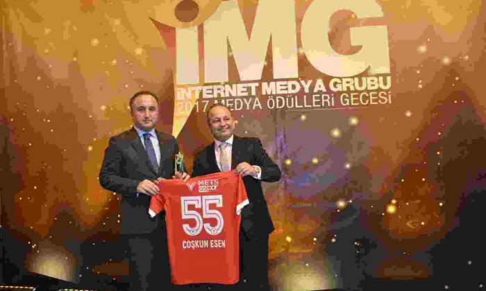 Yılın Brökratı ödülünü aldı