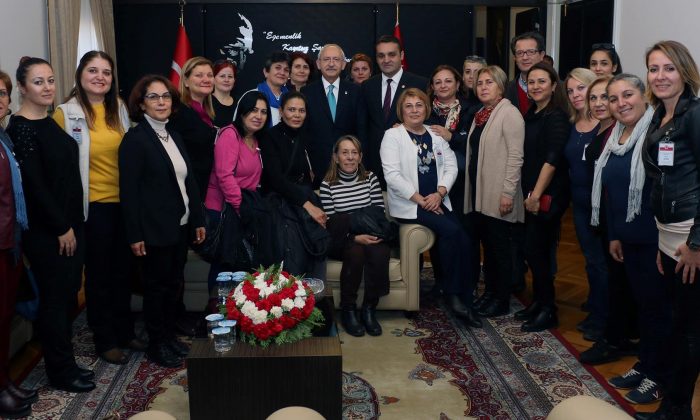 CHP’Lİ KARADENİZ KADINLARIMIZA VERİLEN SEÇME VE SEÇİLME HAKKI, BİR CUMHURİYET DEVRİMİDİR