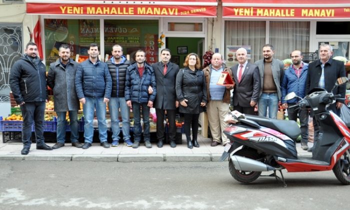 Esnaf Odasından Canel’e plaket