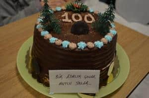 100. Yaş Gününü Pasta Keserek Kutladı