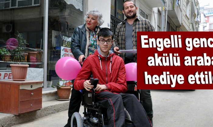 Engelli gence akülü araba hediye ettiler