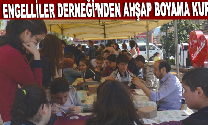 Engelliler Derneği’nden Ahşap Boyama Kursu