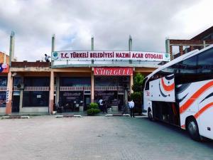 Türkeli Belediye Otogarı'na "Emektar Kaptan"ın adı verildi
