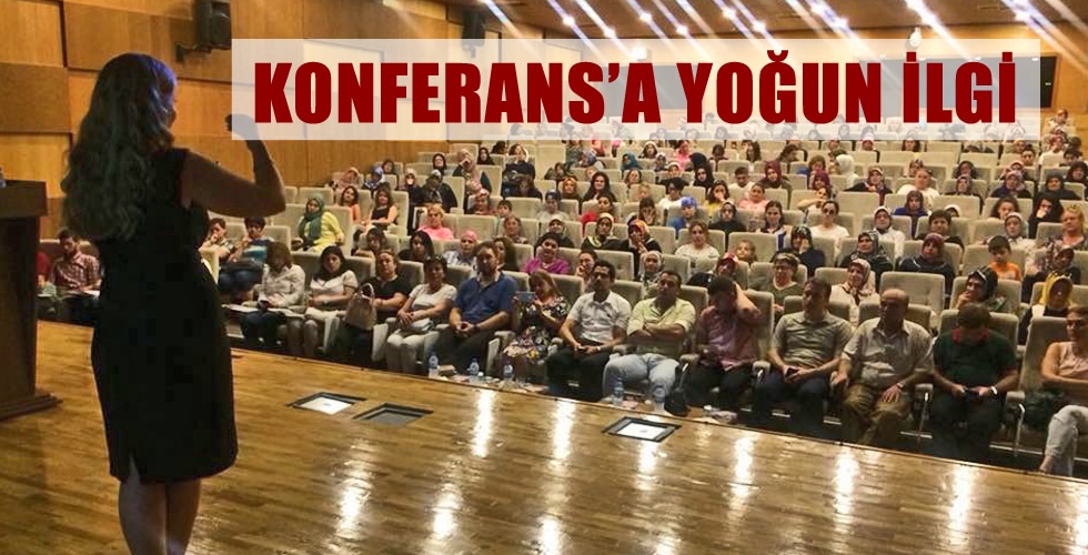 Konferansa Vatandaşlar Yoğun İlgi Gösterdi