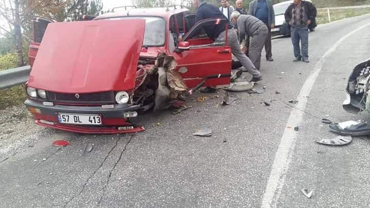 Durağan'da trafik kazası; 2 yaralı