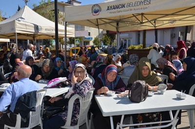 Ayancık'ta Vatandaşlara Aşure İkram Edildi