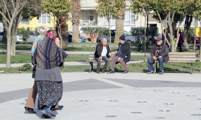 Erkeklerden daha uzun yaşıyorlar