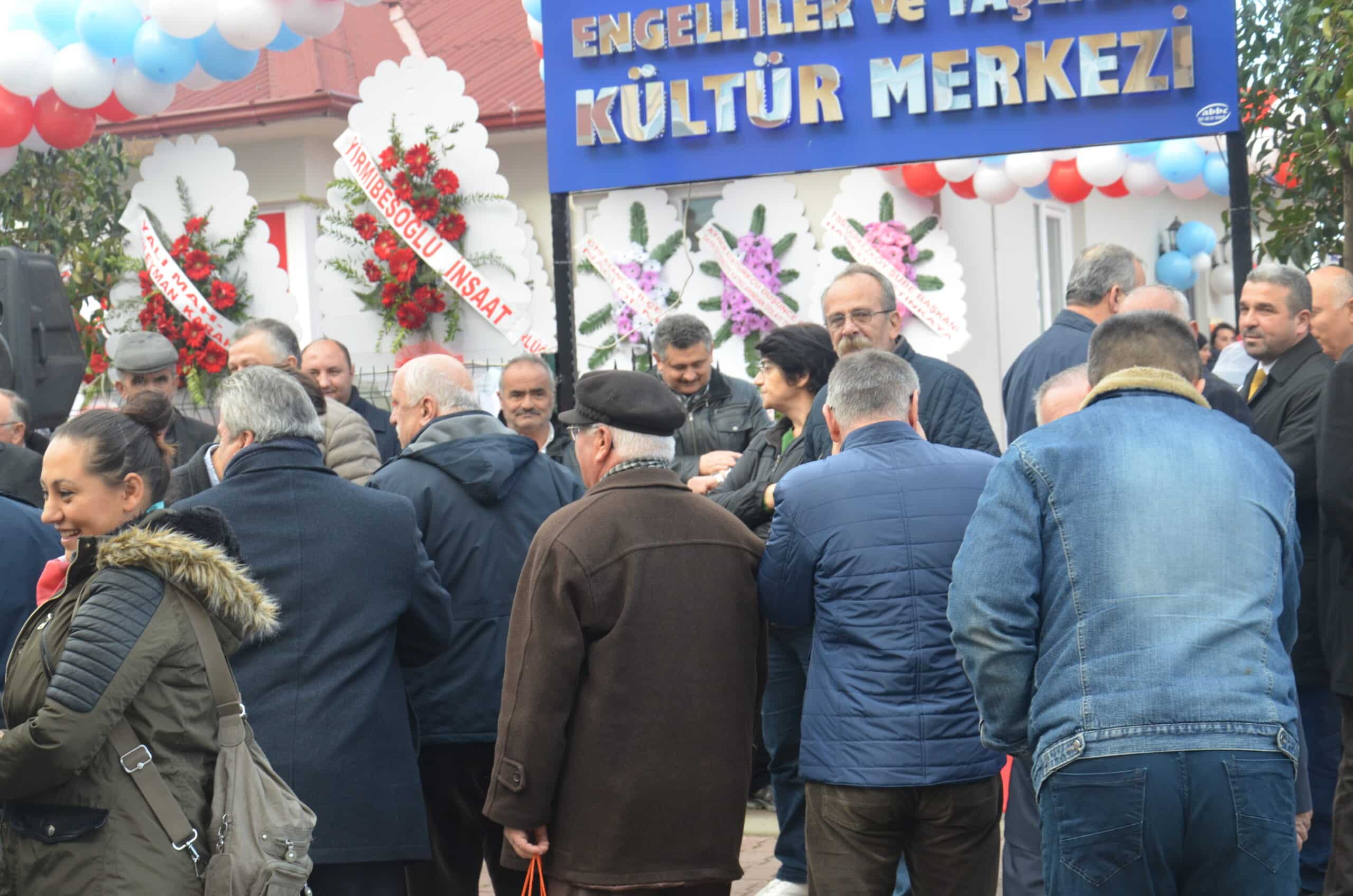 Ayancık'ta Engelliler ve Yaşlılar Yaşam Merkezi Açıldı