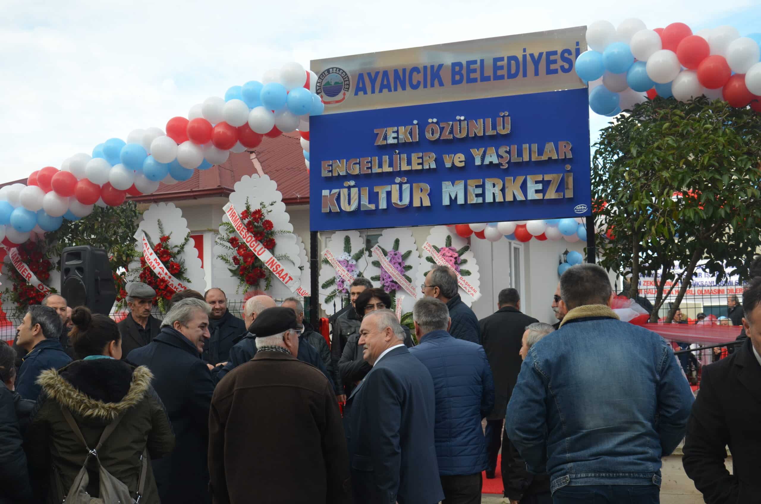 Ayancık'ta Engelliler ve Yaşlılar Yaşam Merkezi Açıldı