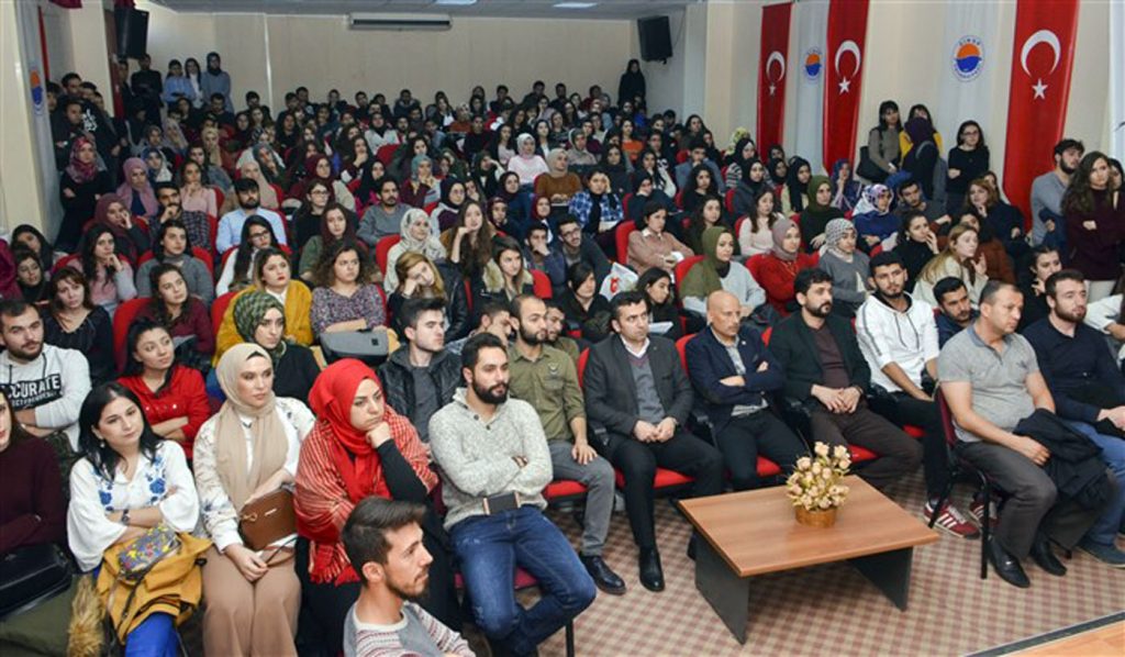 Üniversite Öğrencilerine ‘KPSS Bilgilendirme Semineri’