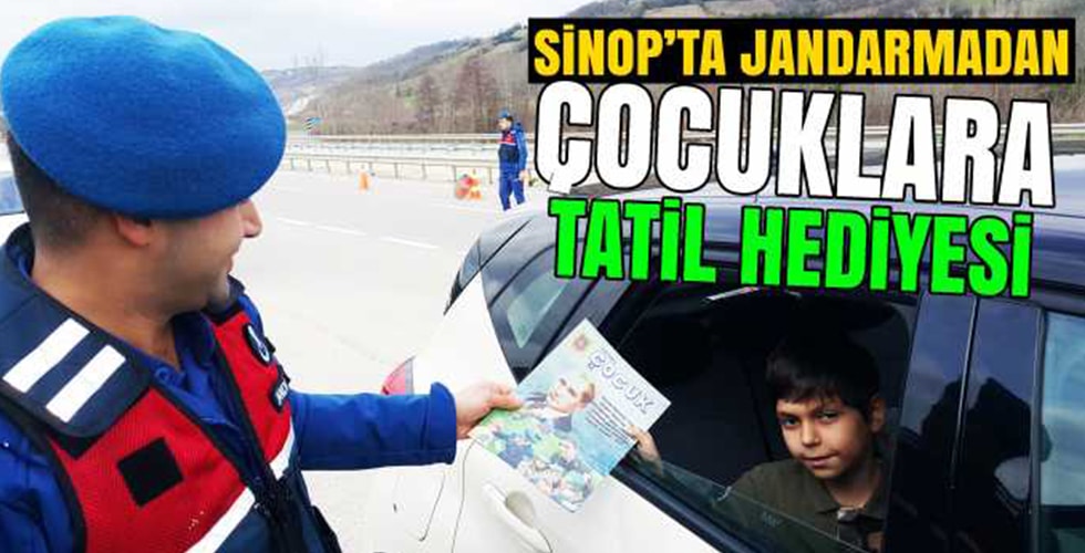 Sinop’ta Jandarma Ekipleri Karne Hediyesi Dağıttı