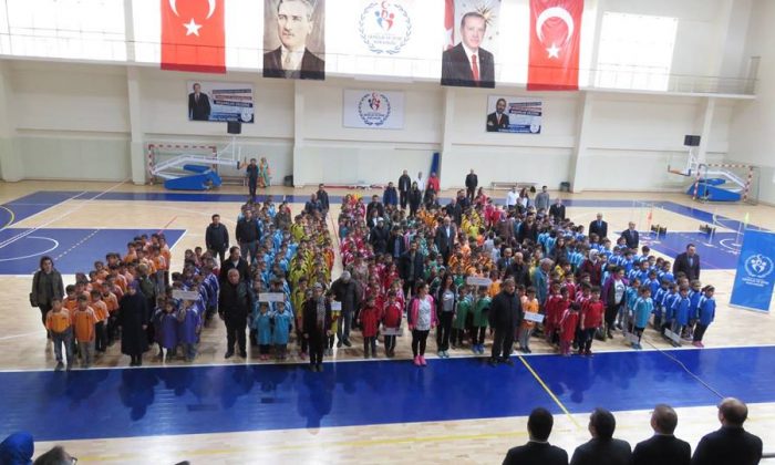 Boyabat’ta Geleneksel Çocuk Oyunları Şenliği Başladı
