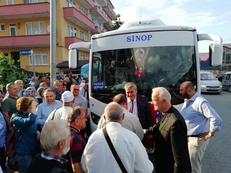 Ayancık Hacı Adaylardı Dualarla Uğurlandı