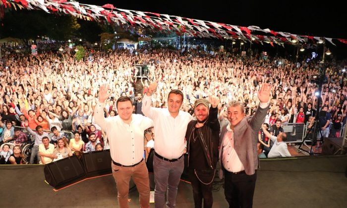 MUHTEŞEM FESTİVAL’DE MUHTEŞEM FİNAL YER YERİNDEN OYNADI