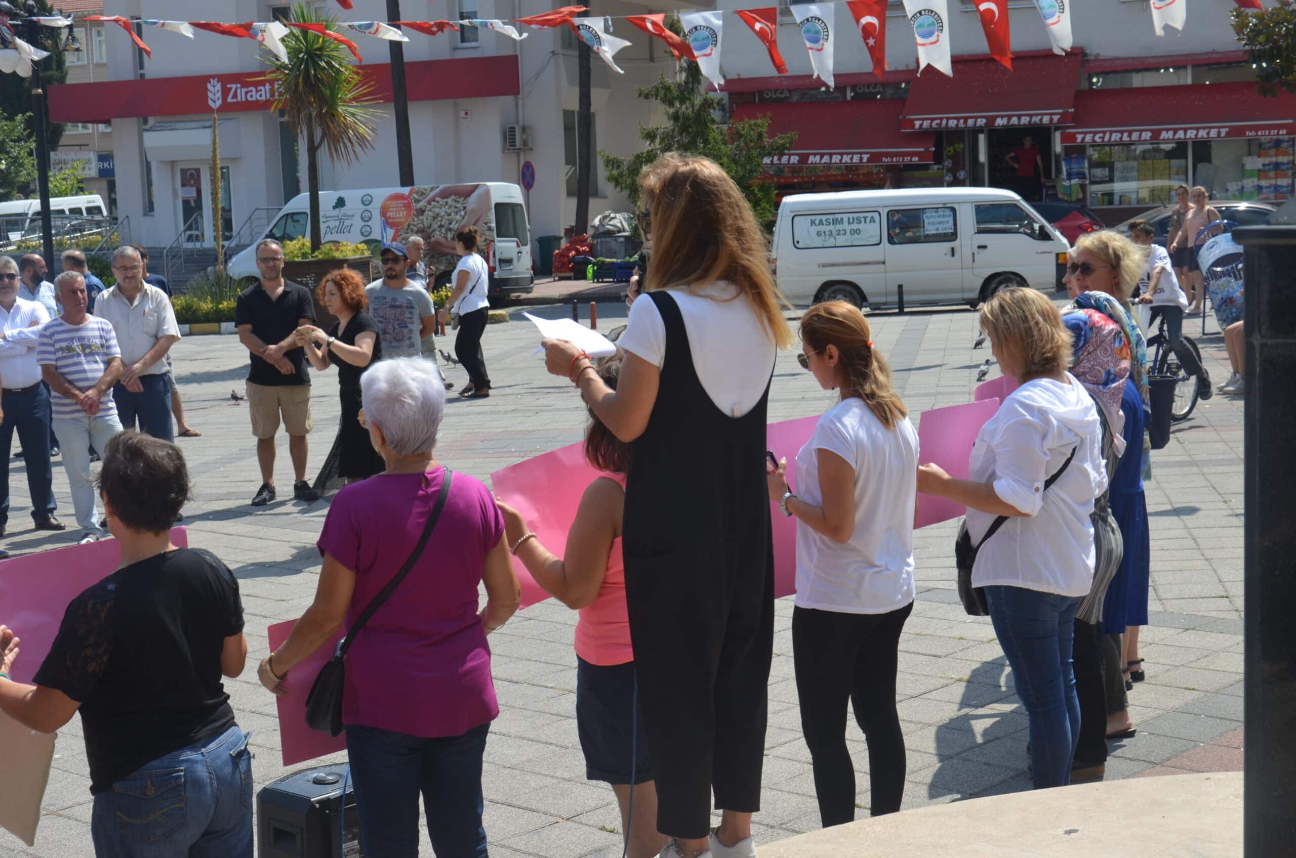 KADIN CİNAYETLERİNE AYANCIK CHP KADIN KOLLARINDAN TEPKİ