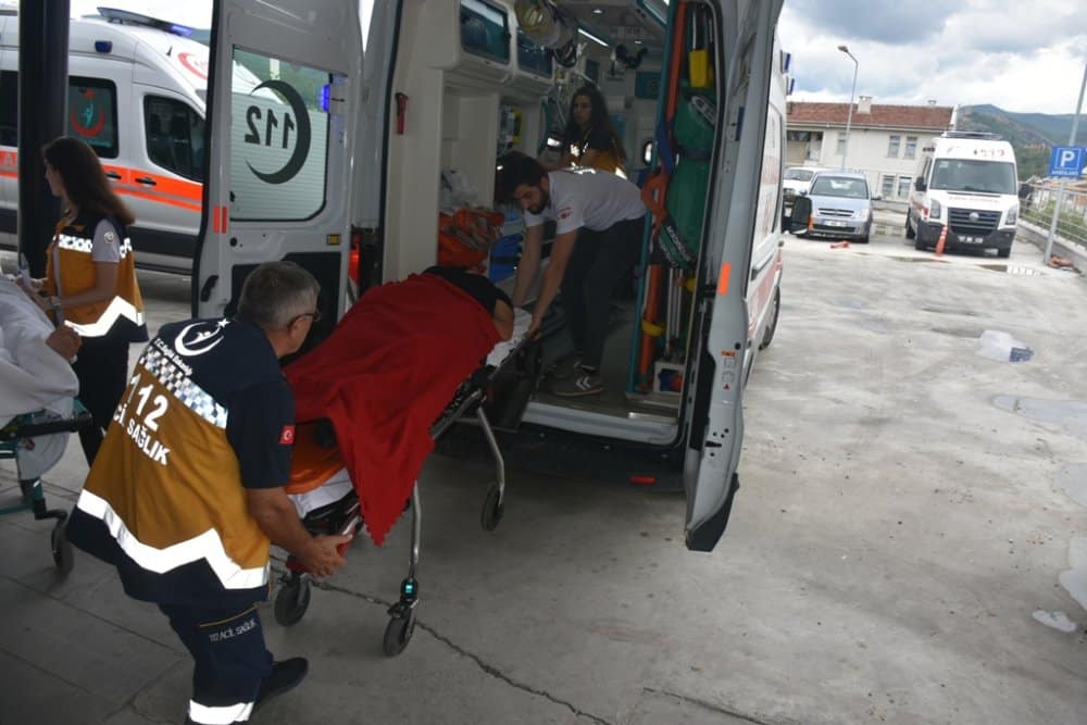 Boyabat Doğuca Köyü Girişinde Trafik Kazası :