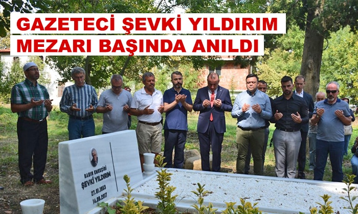 Gazeteci Şevki Yıldırım Mezarı Başında Anıldı