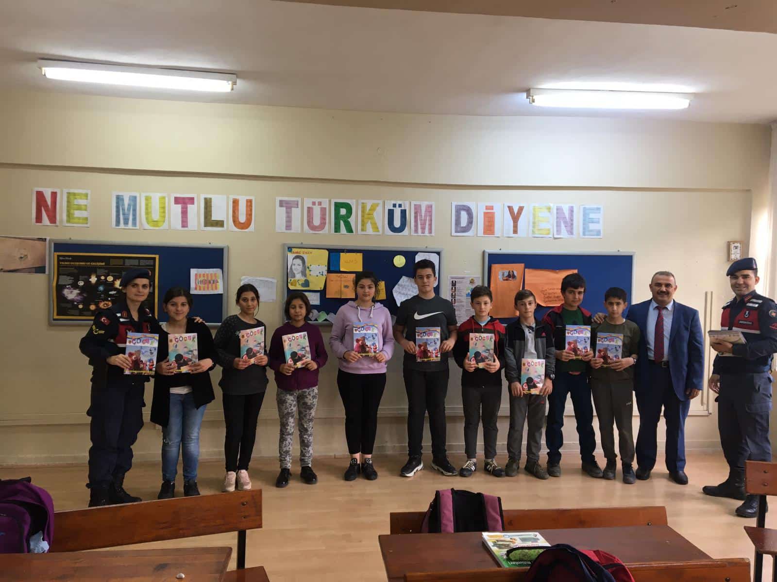 Çocuk Dergisi öğrencilere dağıtıldı