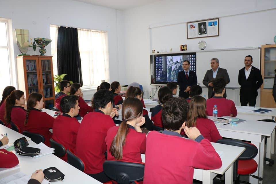 Başkan Kaya'dan Öğrencilere Destek