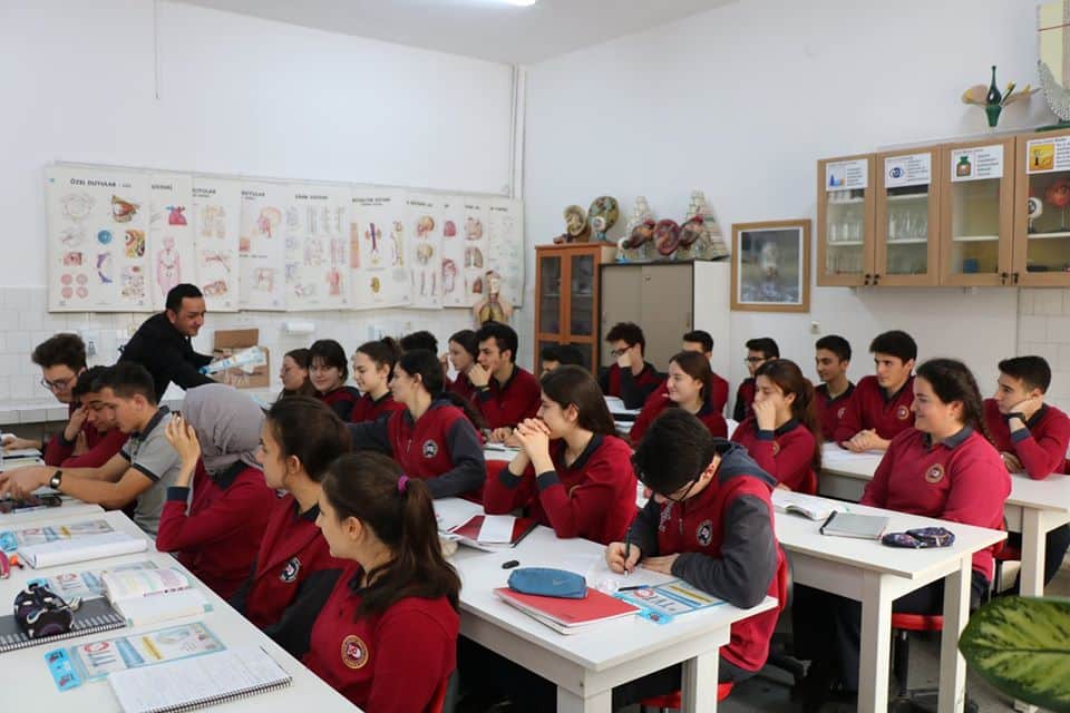 Başkan Kaya'dan Öğrencilere Destek