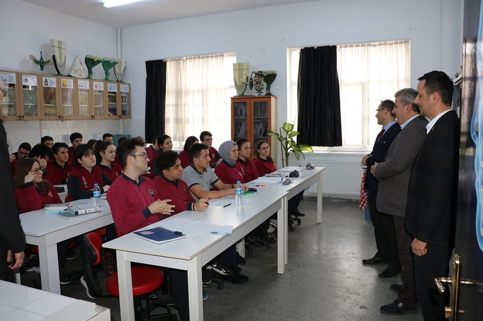 Başkan Kaya'dan Öğrencilere Destek