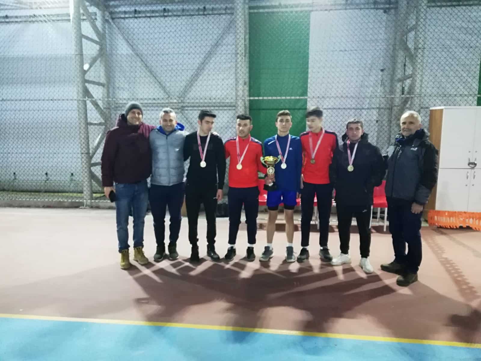 Tenis Gençler İl Birinciliği Müsabakaları Gerçekleştirildi